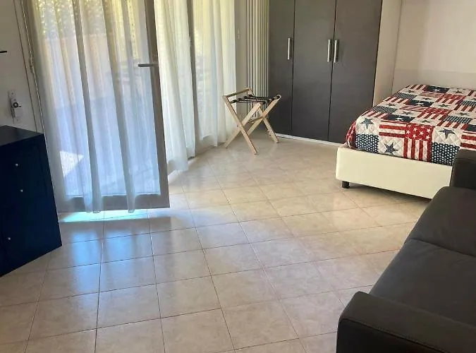 Stop&go Station House Self Check-in 24-24 City-fiera