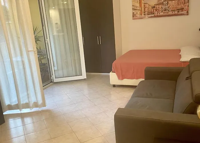 Stop&go Station House Self Check-in 24-24 City-fiera Boloňa